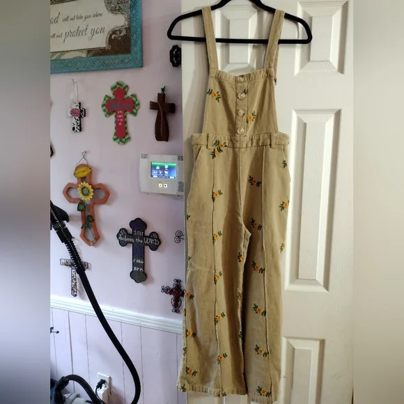 Cider Beige Floral Embroidered Wide-Leg Jumpsuit - Picture 2 of 13